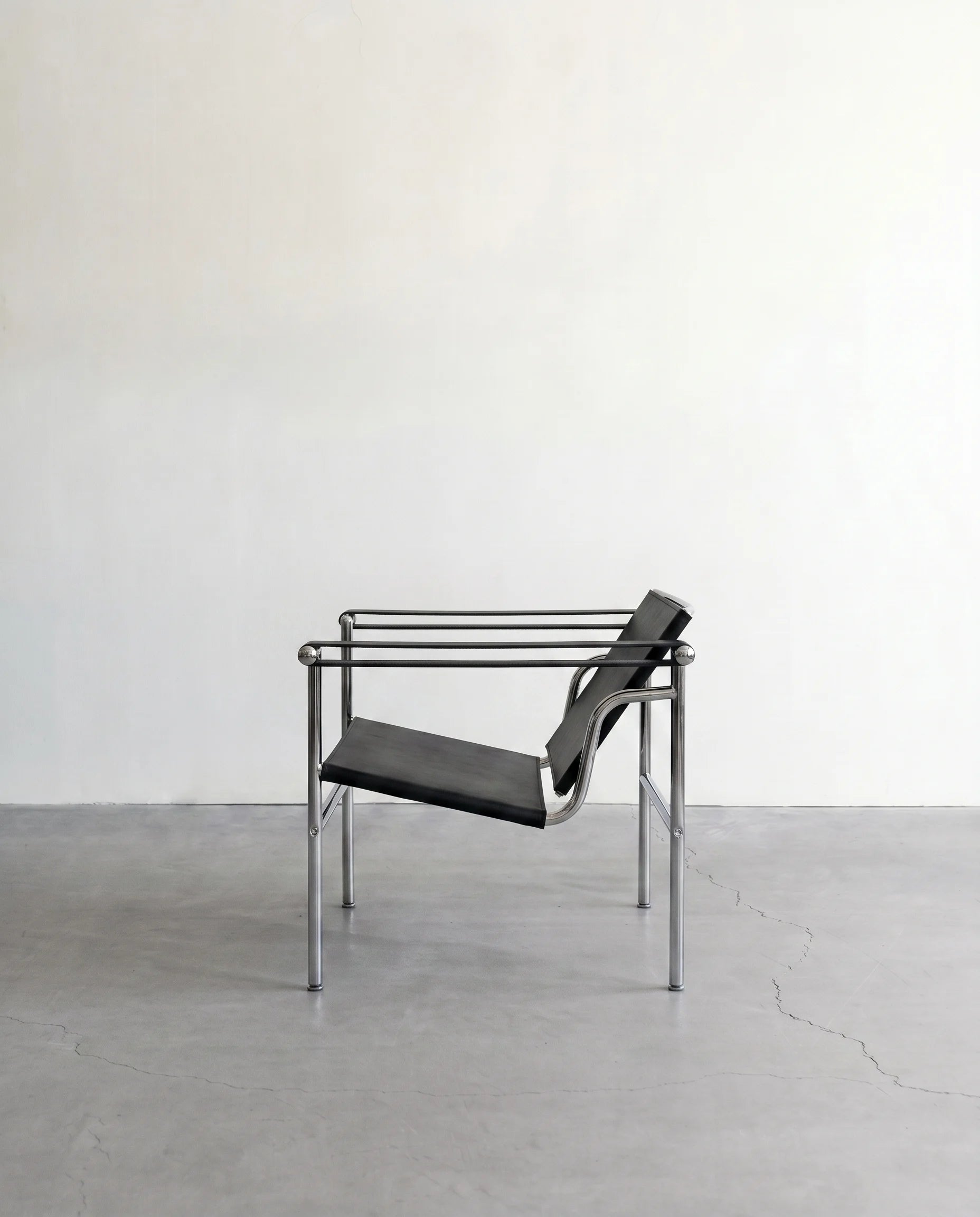 Le Corbusier Siyah Metal Berjer