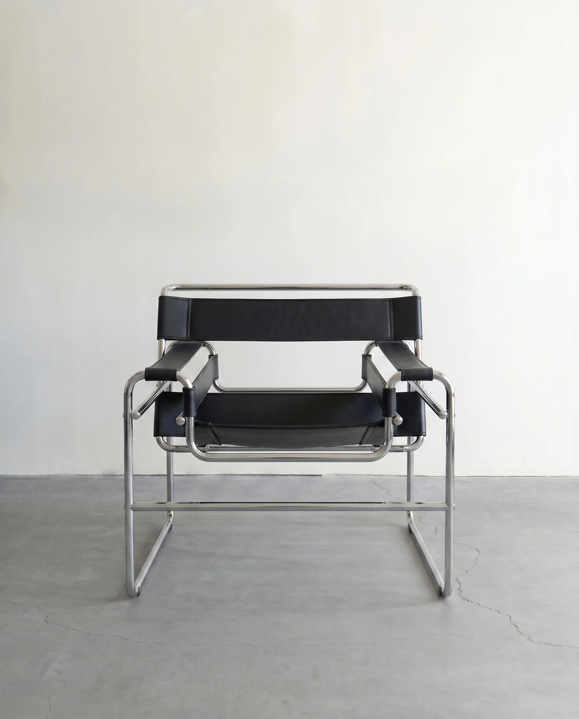Wassily Siyah Metal Berjer